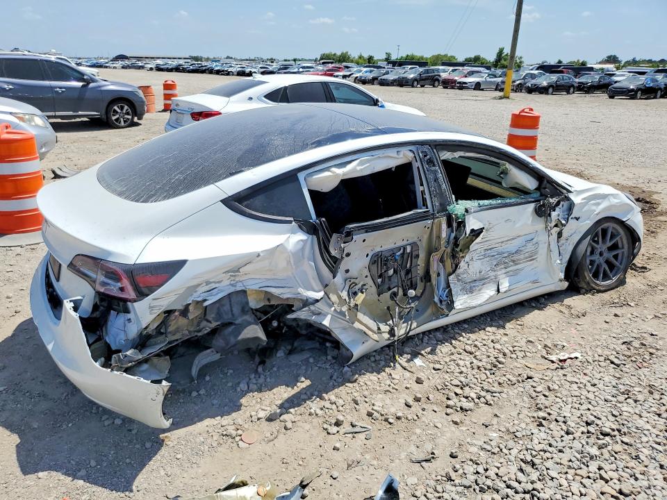 Photo 3 from auction – 2021 TESLA MODEL 3 with VIN 5YJ3E1EA2MF097005