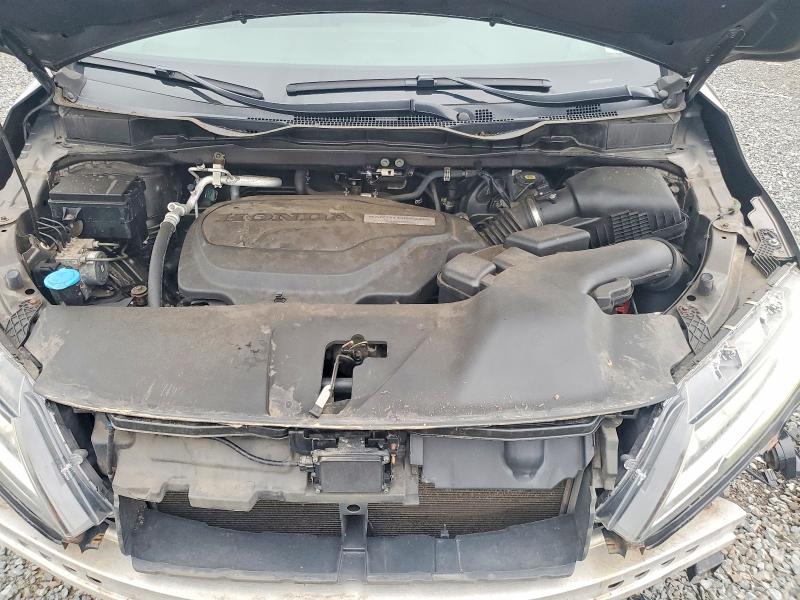 Photo 12 from auction – 2018 HONDA ODYSSEY with VIN 5FNRL6H86JB065496