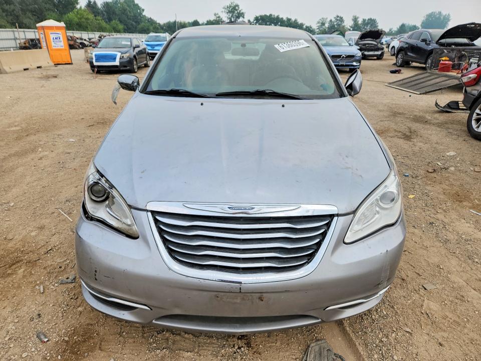 Photo 5 from auction – 2014 CHRYSLER 200 with VIN 1C3CCBAB0EN122128