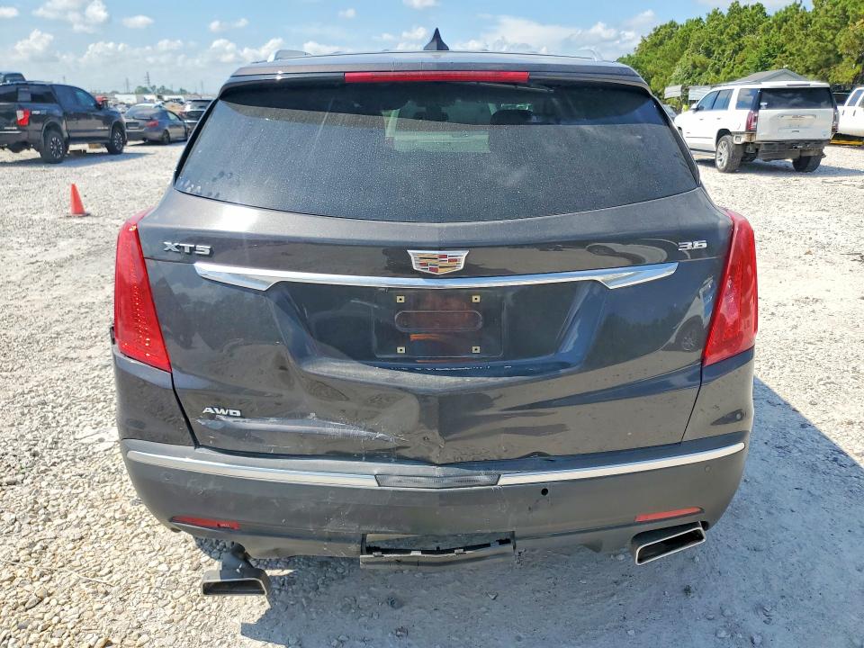 Photo 6 from auction – 2017 CADILLAC XT5 with VIN 1GYKNDRS1HZ306826