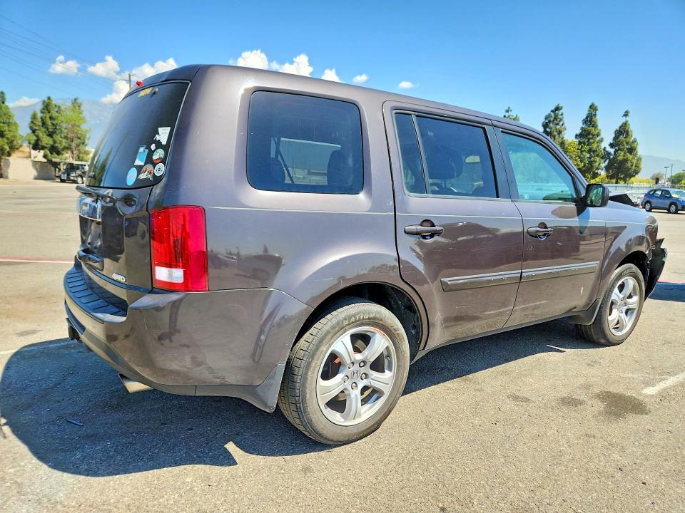 Photo 3 from auction – 2012 HONDA PILOT with VIN 5FNYF4H52CB010690