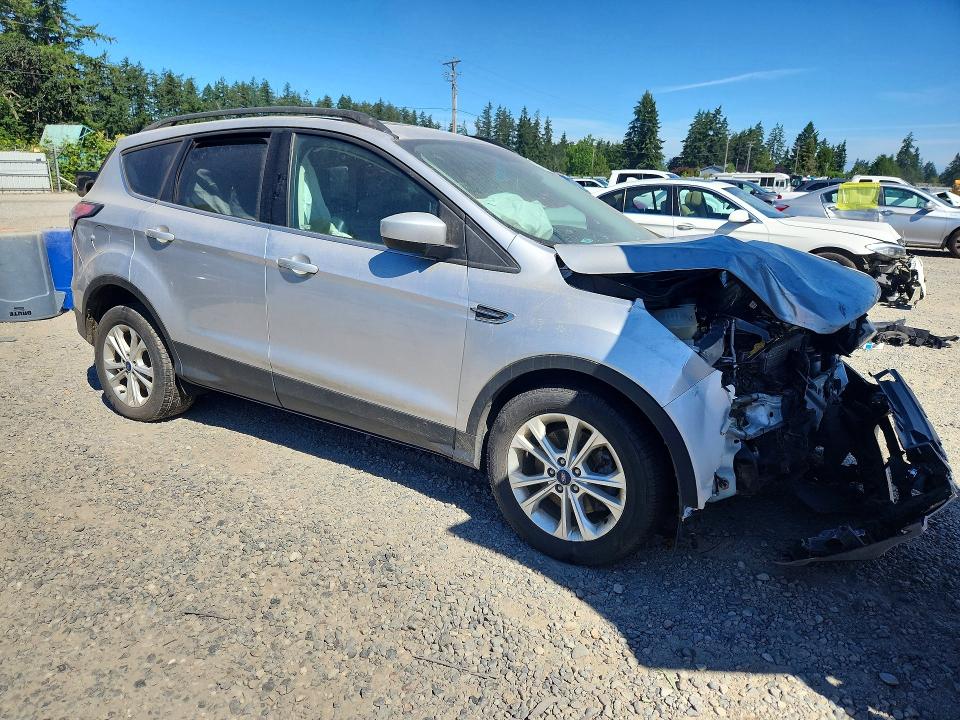 Photo 4 from auction – 2018 FORD ESCAPE with VIN 1FMCU9HD1JUA31714