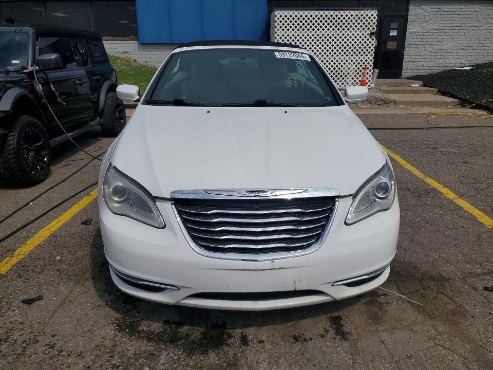 Photo 5 from auction – 2014 CHRYSLER 200 with VIN 1C3BCBEGXEN131114