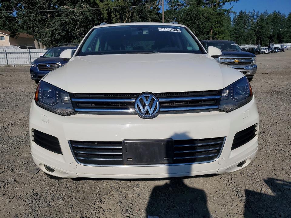 Photo 5 from auction – 2011 VOLKSWAGEN TOUAREG with VIN WVGFF9BP5BD001384