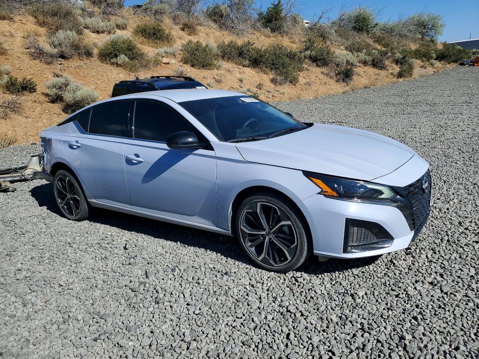 Photo 4 from auction – 2024 NISSAN ALTIMA with VIN 1N4BL4CW3RN418596
