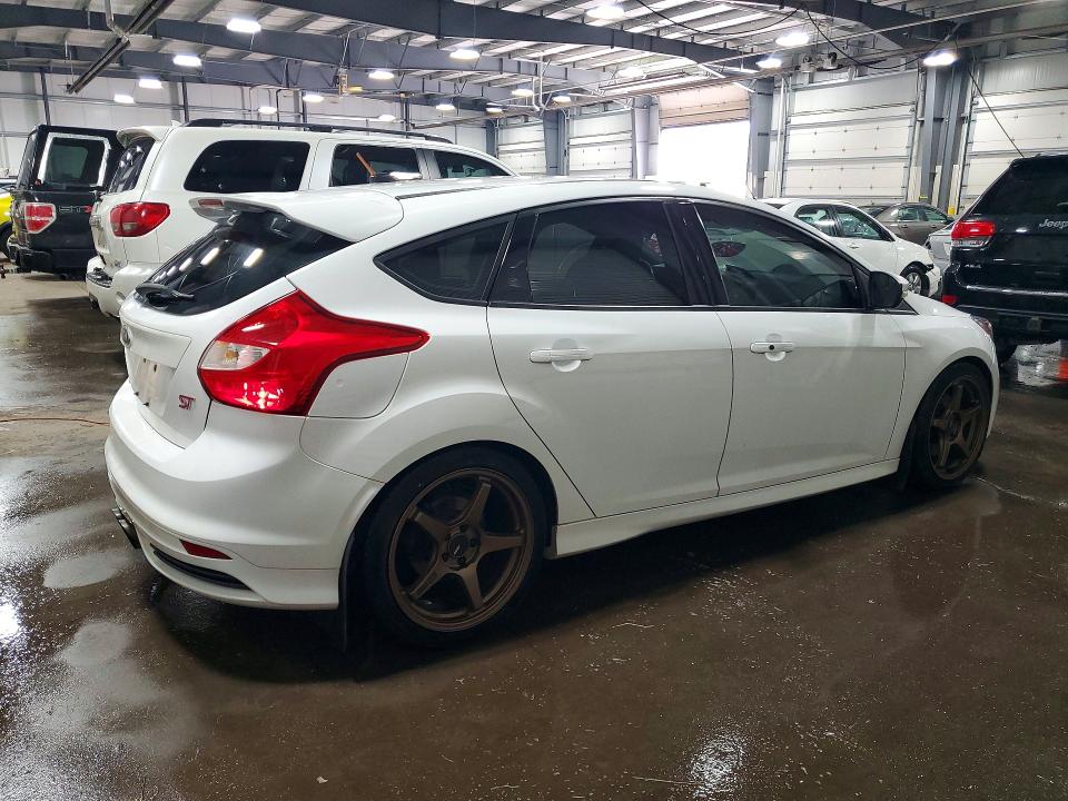 Photo 3 from auction – 2014 FORD FOCUS with VIN 1FADP3L95EL237295