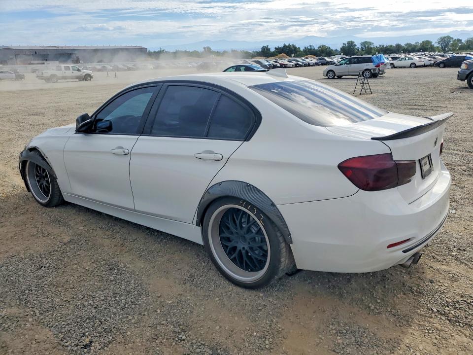 Photo 2 from auction – 2016 BMW 328 with VIN WBA8E9G50GNU28414