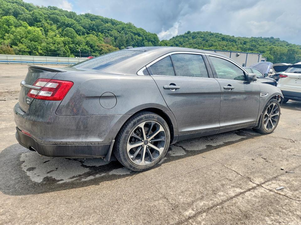 Photo 3 from auction – 2016 FORD TAURUS with VIN 1FAHP2H86GG148925