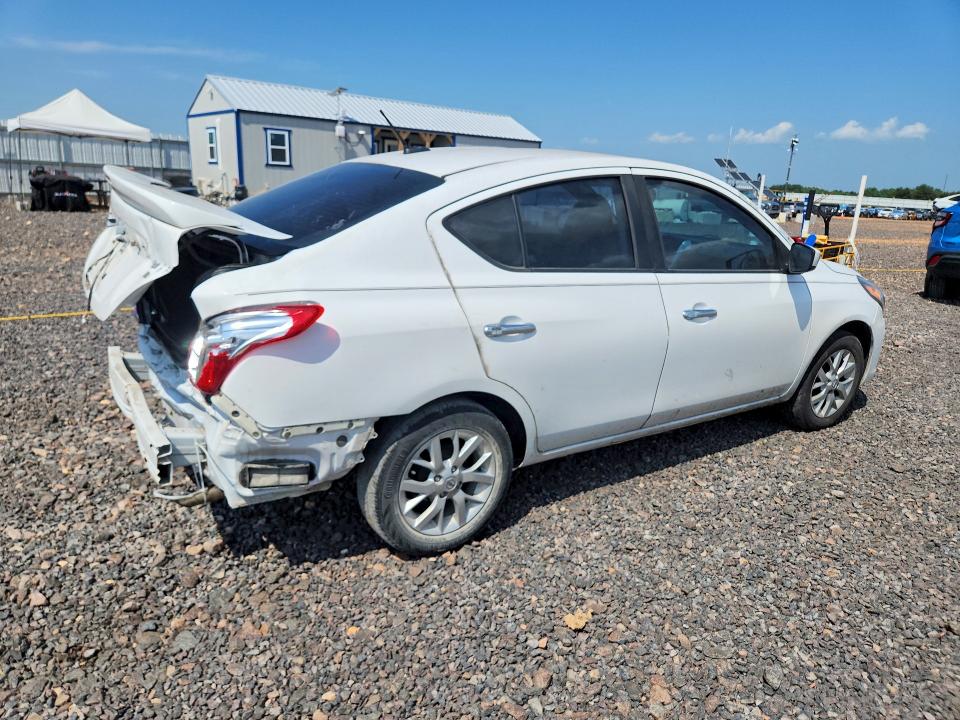 Photo 3 from auction – 2018 NISSAN VERSA with VIN 3N1CN7AP7JL876252