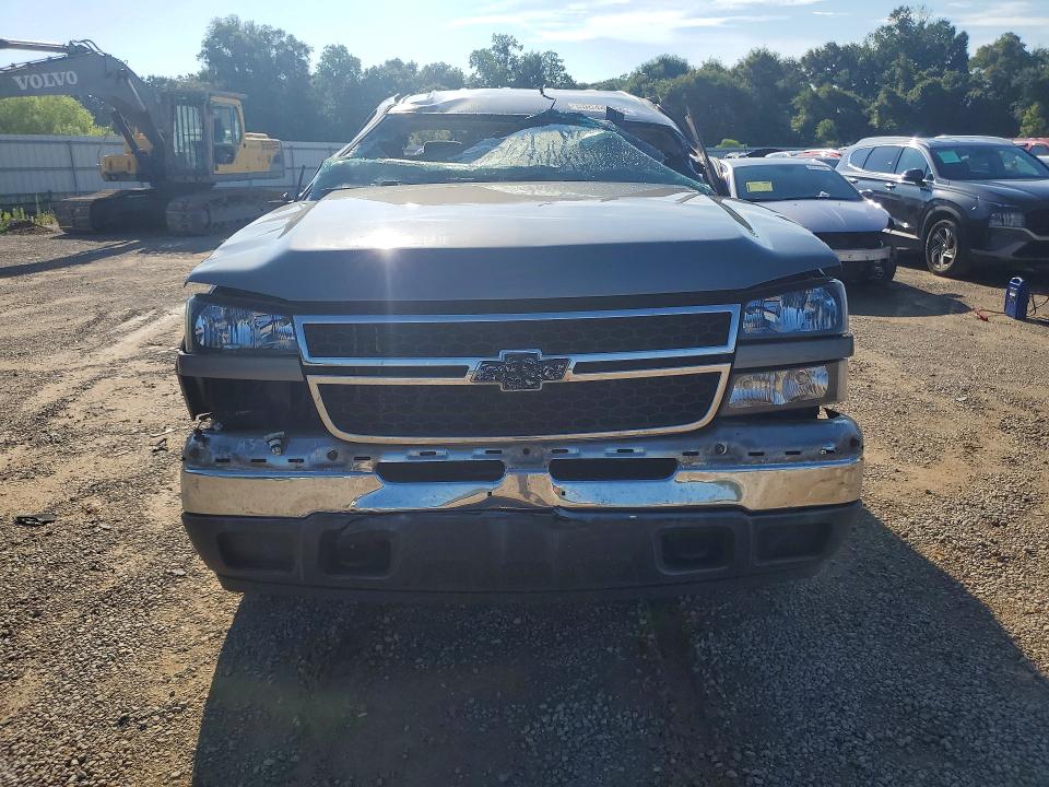 Photo 5 from auction – 2006 CHEVROLET SILVERADO with VIN 2GCEC13VX61302192