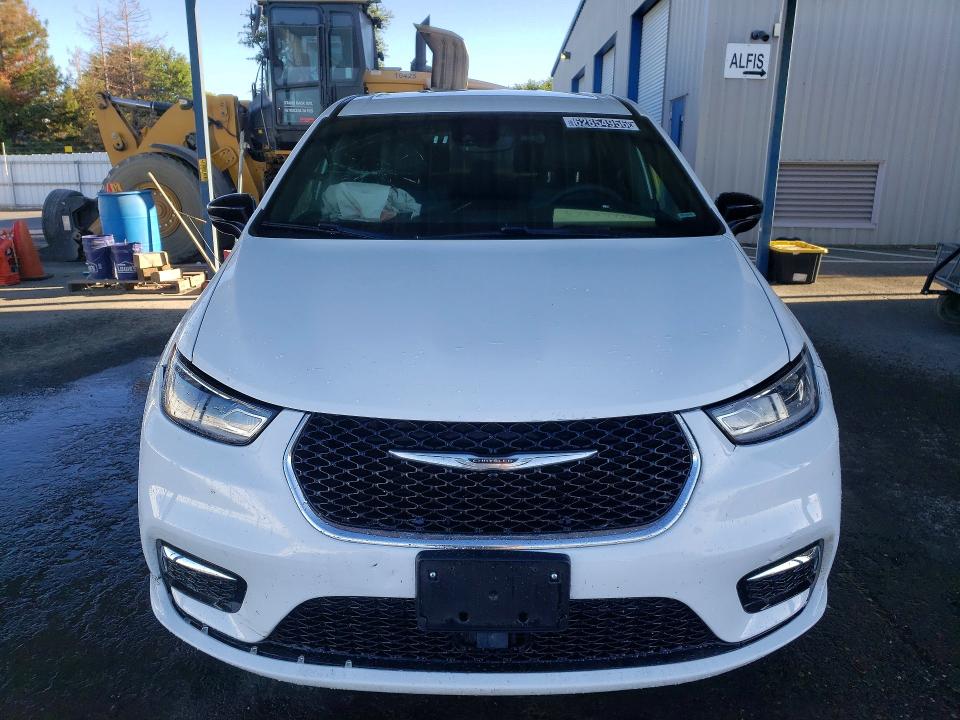 Photo 5 from auction – 2026 CHRYSLER PACIFICA with VIN 2C4RC1BG6TR172171