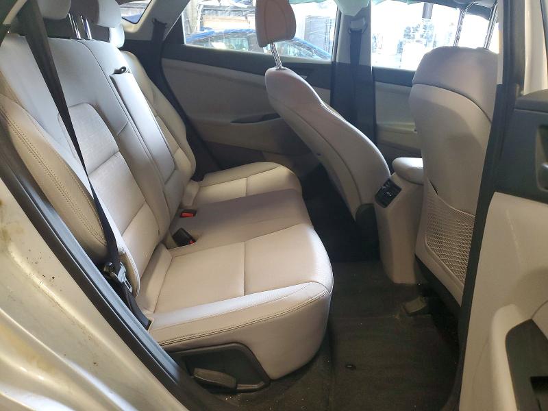 Photo 11 from auction – 2017 HYUNDAI TUCSON with VIN KM8J2CA43HU558572