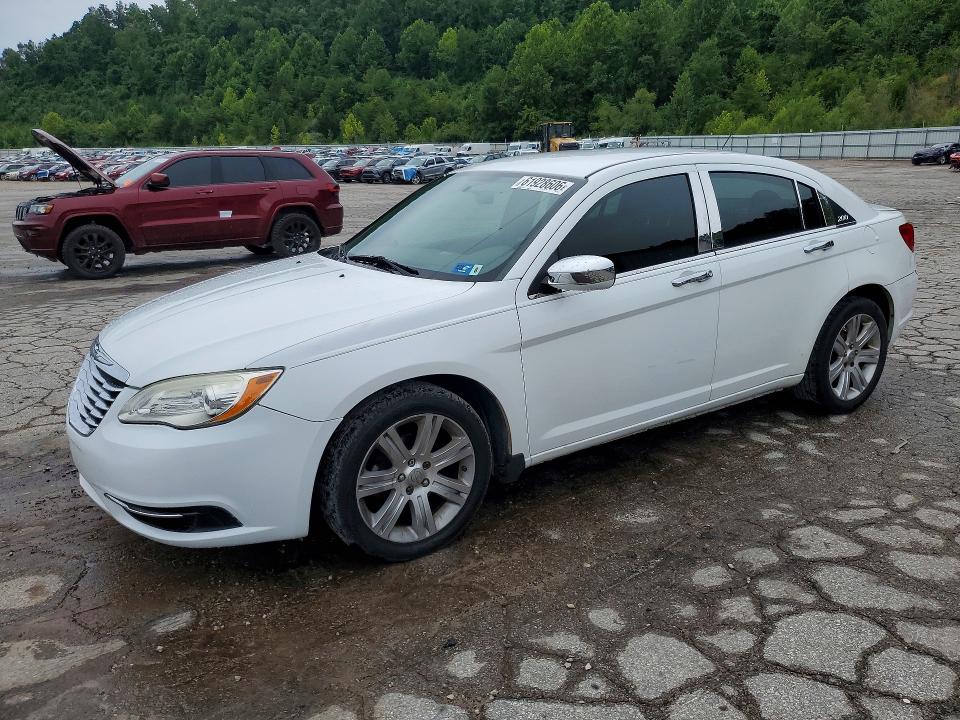 CHRYSLER 200 2013 with VIN 1C3CCBAB1DN762122 - Photo from auction