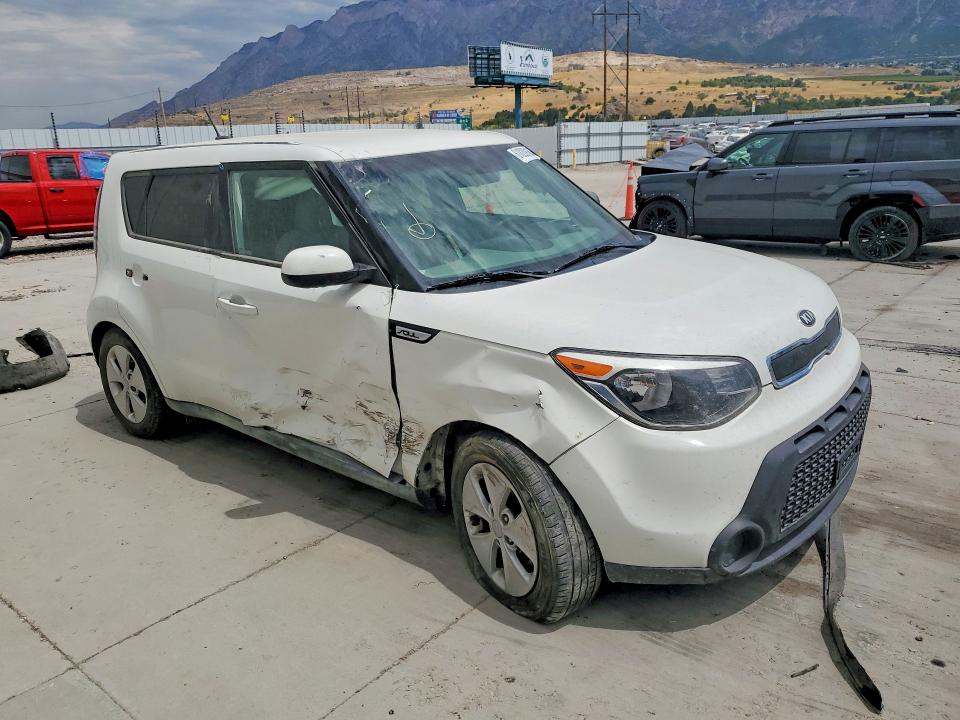 Photo 4 from auction – 2016 KIA SOUL with VIN KNDJN2A25G7389091