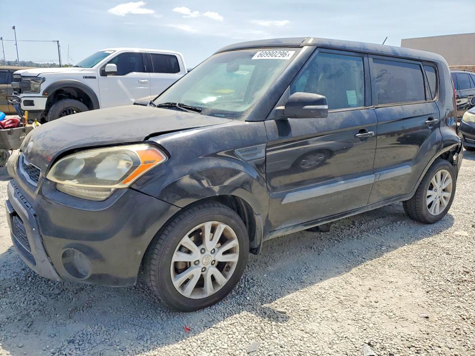 KIA SOUL 2013 with VIN KNDJT2A67D7558273 - Photo from auction