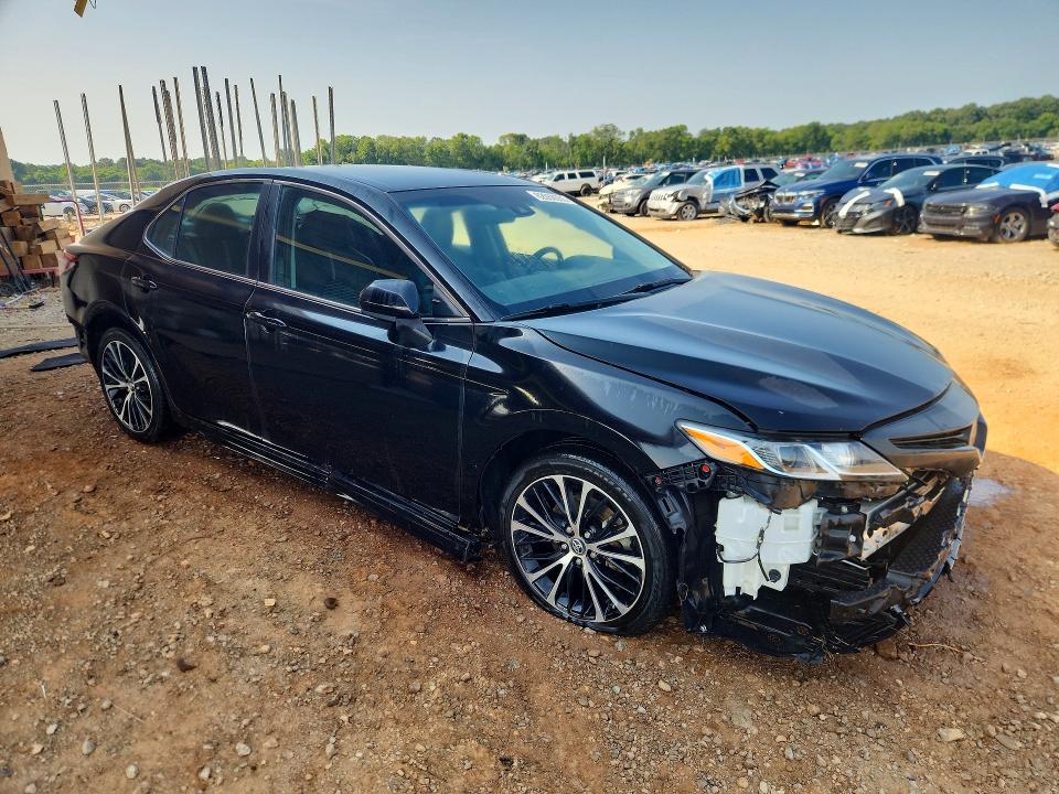 Photo 4 from auction – 2018 TOYOTA CAMRY with VIN 4T1B11HK2JU559900