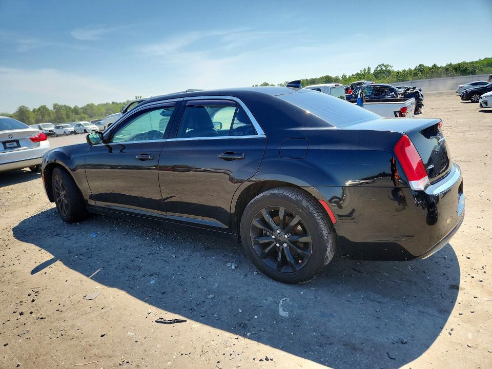 Photo 2 from auction – 2015 CHRYSLER 300 with VIN 2C3CCARGXFH757264