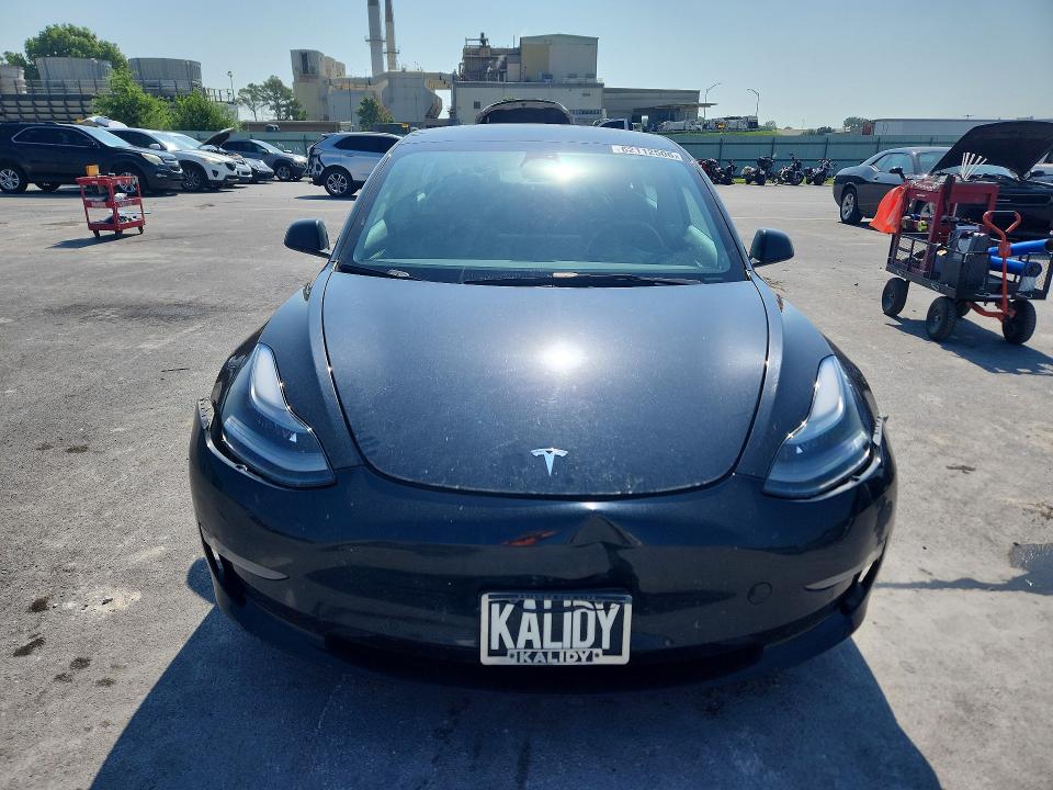 Photo 5 from auction – 2022 TESLA MODEL 3 with VIN 5YJ3E1EB6NF189776