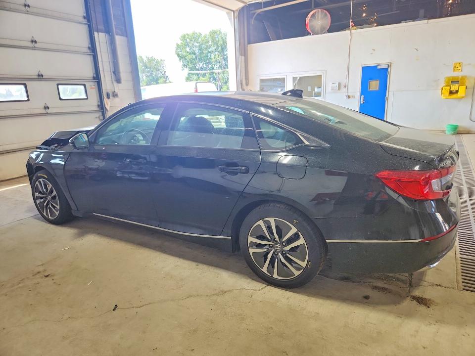 Photo 2 from auction – 2018 HONDA ACCORD with VIN 1HGCV3F55JA001872