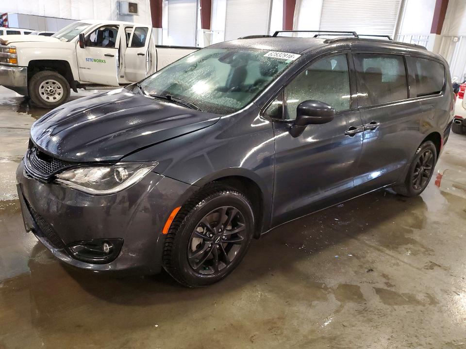 CHRYSLER PACIFICA 2020 with VIN 2C4RC3BG9LR282806 - Photo from auction