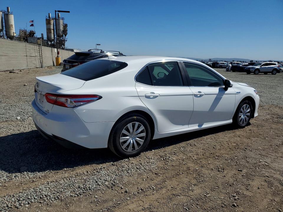 Photo 3 from auction – 2020 TOYOTA CAMRY with VIN 4T1C31AK2LU019233