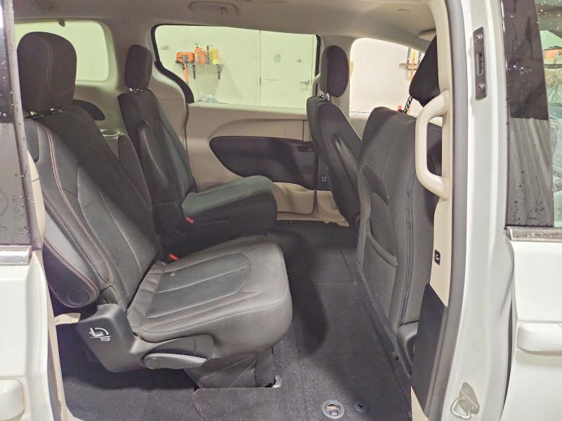 Photo 11 from auction – 2017 CHRYSLER PACIFICA with VIN 2C4RC1DG3HR614568
