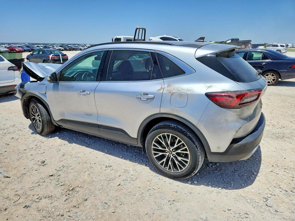 Photo 2 from auction – 2023 FORD ESCAPE with VIN 1FMCU0E17PUA80883
