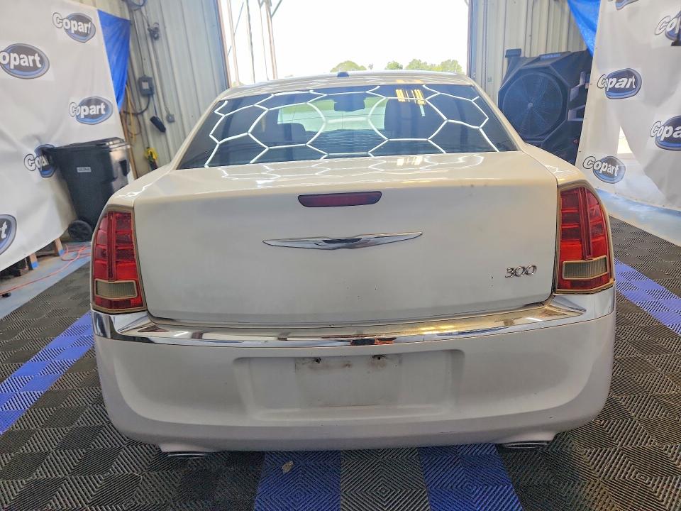 Photo 6 from auction – 2012 CHRYSLER 300 with VIN 2C3CCAAG2CH104824