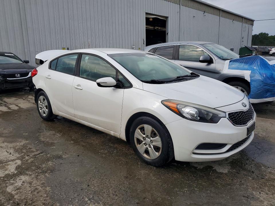 Photo 4 from auction – 2016 KIA FORTE with VIN KNAFX4A6XG5535900