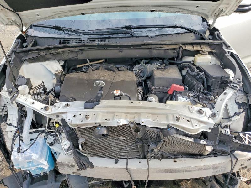 Photo 12 from auction – 2018 TOYOTA HIGHLANDER with VIN 5TDKZRFH9JS286316