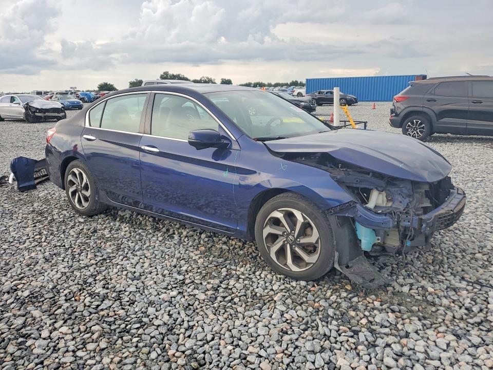 Photo 4 from auction – 2017 HONDA ACCORD with VIN 1HGCR2F70HA166271