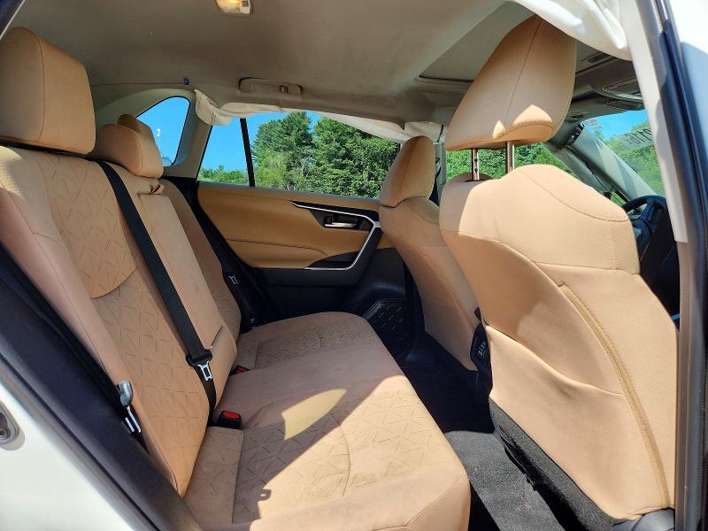 Photo 11 from auction – 2021 TOYOTA RAV4 with VIN 2T3P1RFV3MC170892
