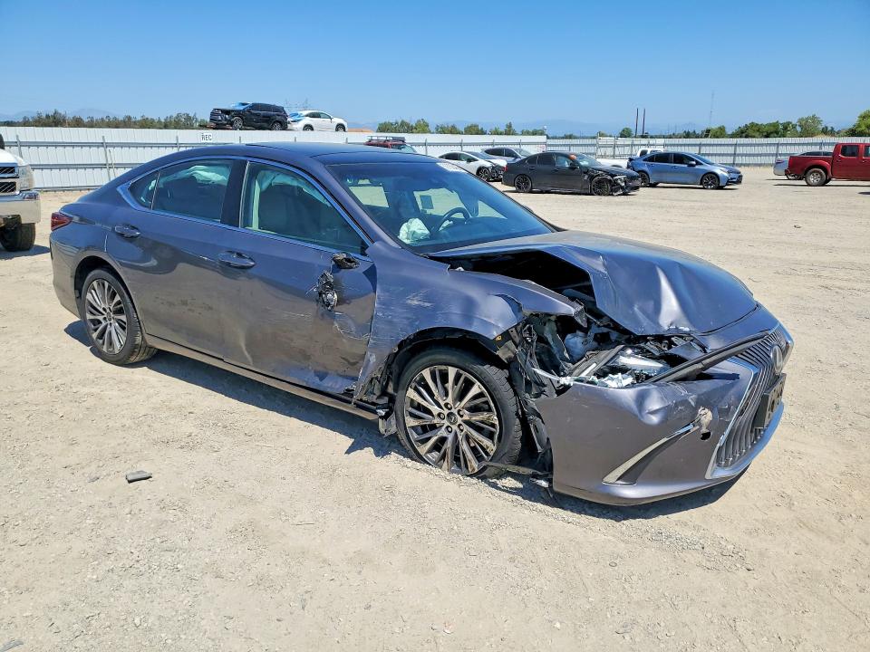 Photo 4 from auction – 2020 LEXUS ES with VIN 58ADZ1B1XLU052479