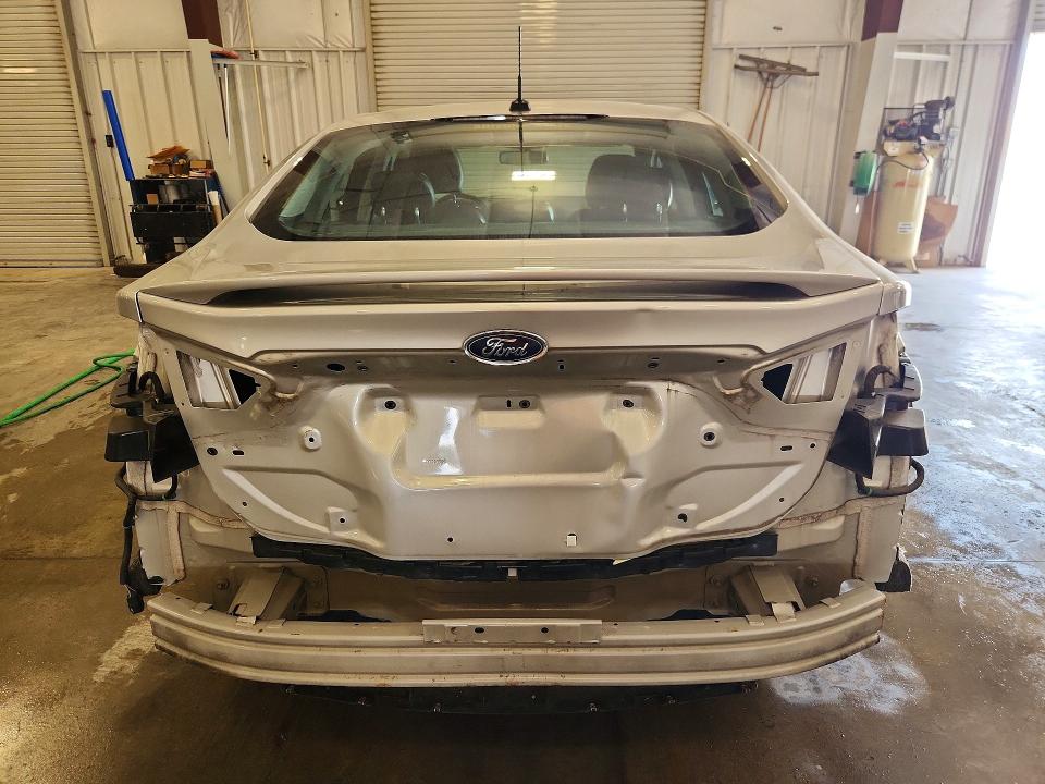 Photo 6 from auction – 2016 FORD FUSION with VIN 3FA6P0K98GR220178