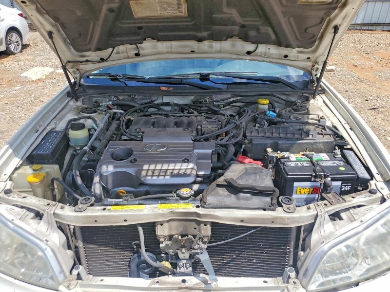 Photo 11 from auction – 2001 INFINITI I30 with VIN JNKCA31A01T003885