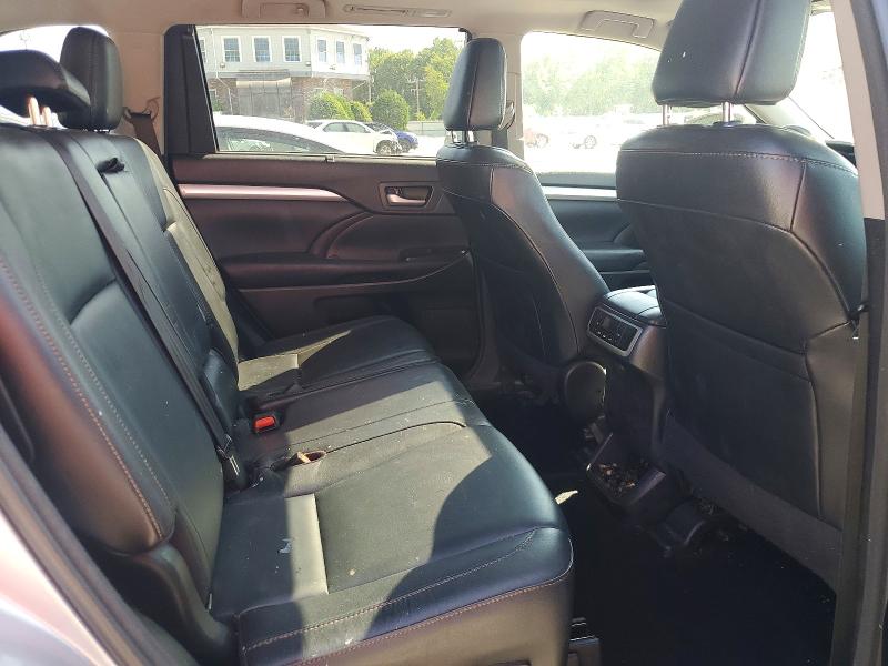 Снимка 11 от търг – 2017 TOYOTA HIGHLANDER с VIN 5TDJZRFH2HS439902