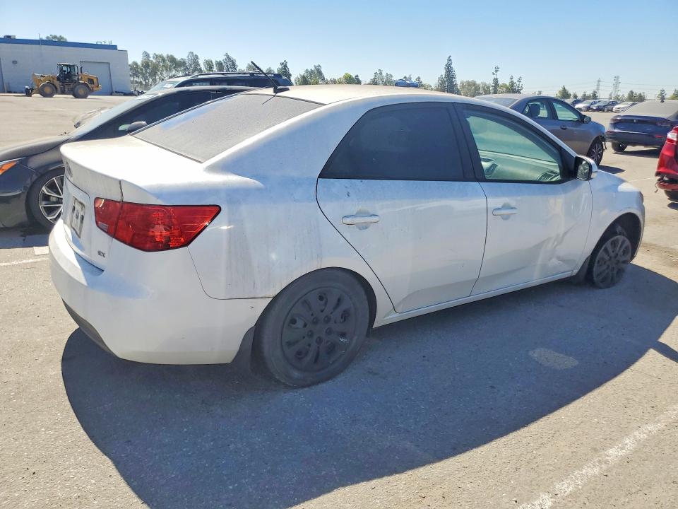 Photo 3 from auction – 2013 KIA FORTE with VIN KNAFU4A26D5655226