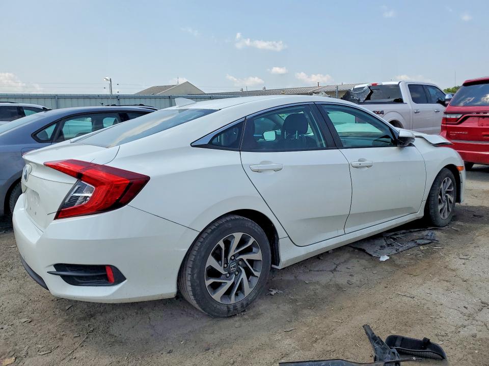 Photo 3 from auction – 2018 HONDA CIVIC with VIN 19XFC2F72JE003444