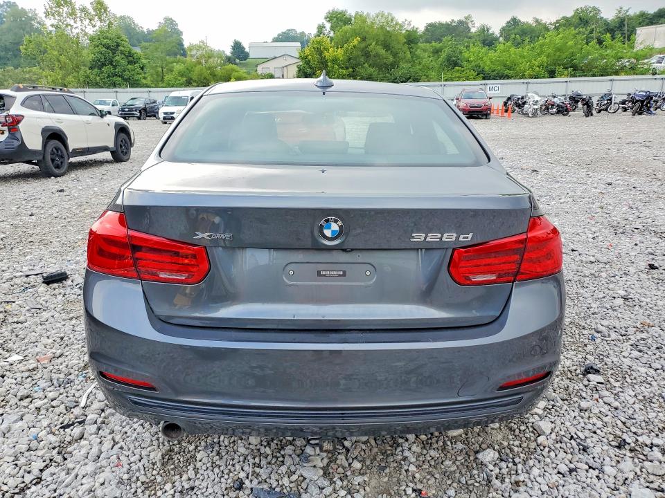 Photo 6 from auction – 2018 BMW 328 with VIN WBA8F1C53JAE93246