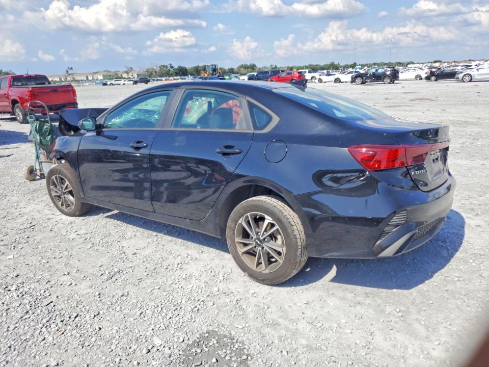 Photo 2 from auction – 2023 KIA FORTE with VIN 3KPF24AD5PE671744