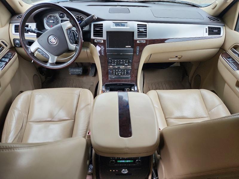 Photo 8 from auction – 2011 CADILLAC ESCALADE with VIN 1GYS4BEF1BR219726