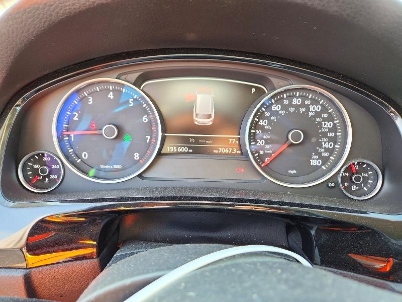 Photo 9 from auction – 2016 VOLKSWAGEN TOUAREG with VIN WVGEF9BP5GD003641