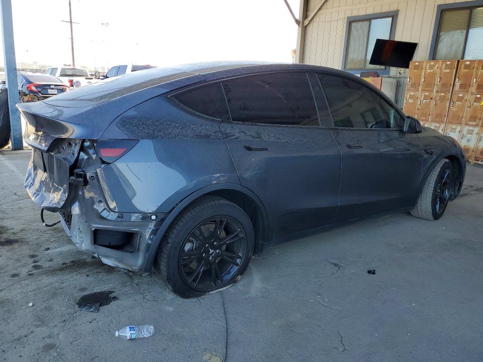 Foto 3 de la subasta – 2023 TESLA MODEL Y con VIN 7SAYGDEE4PF925325