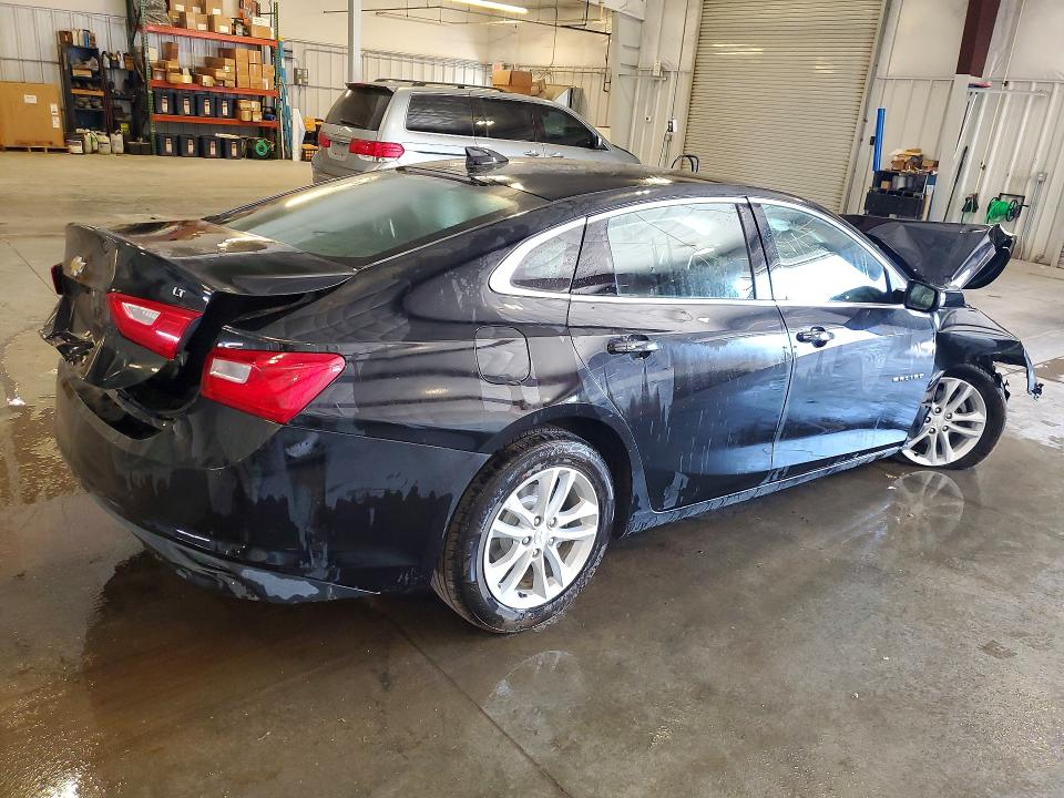 Photo 3 from auction – 2018 CHEVROLET MALIBU with VIN 1G1ZD5STXJF222715