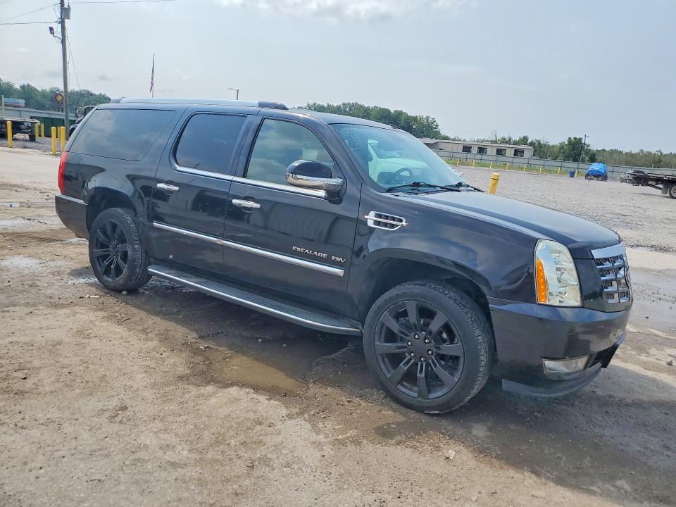 Photo 4 from auction – 2013 CADILLAC ESCALADE with VIN 1GYS4HEF0DR110230