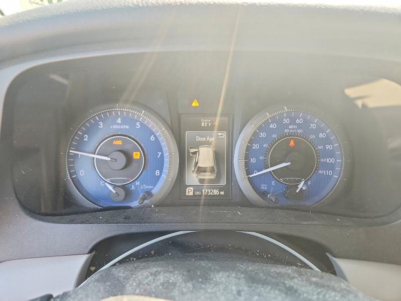Photo 9 from auction – 2018 TOYOTA SIENNA with VIN 5TDKZ3DC6JS952441