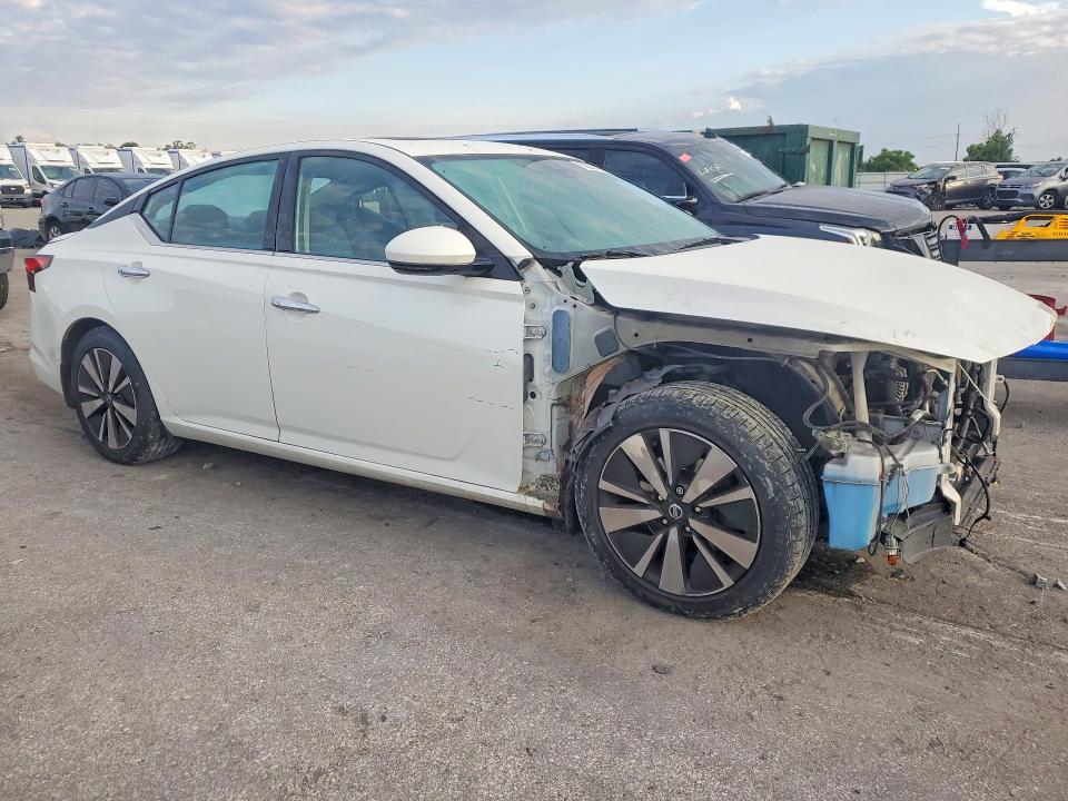 Photo 4 from auction – 2019 NISSAN ALTIMA with VIN 1N4BL4EV2KC133393