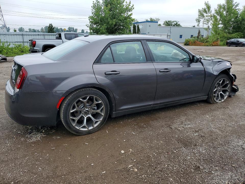 Photo 3 from auction – 2017 CHRYSLER 300 with VIN 2C3CCABG0HH653282