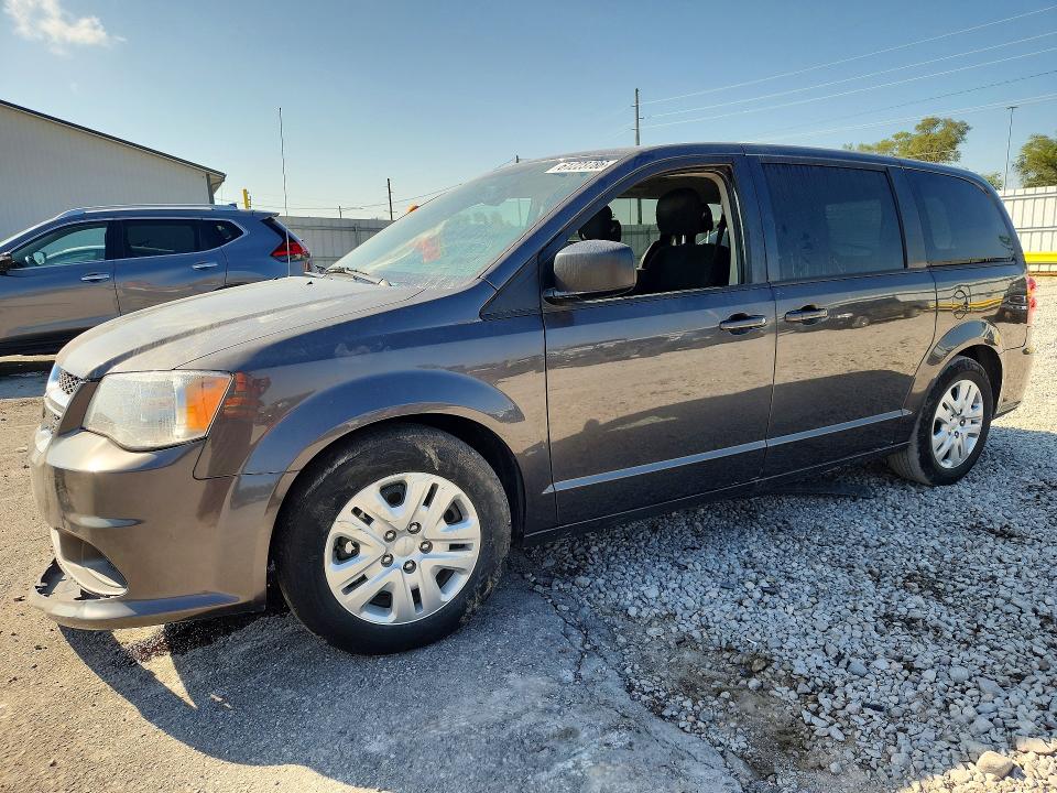 DODGE GRAND CARAVAN 2018 with VIN 2C4RDGBG9JR138061 - Photo from auction