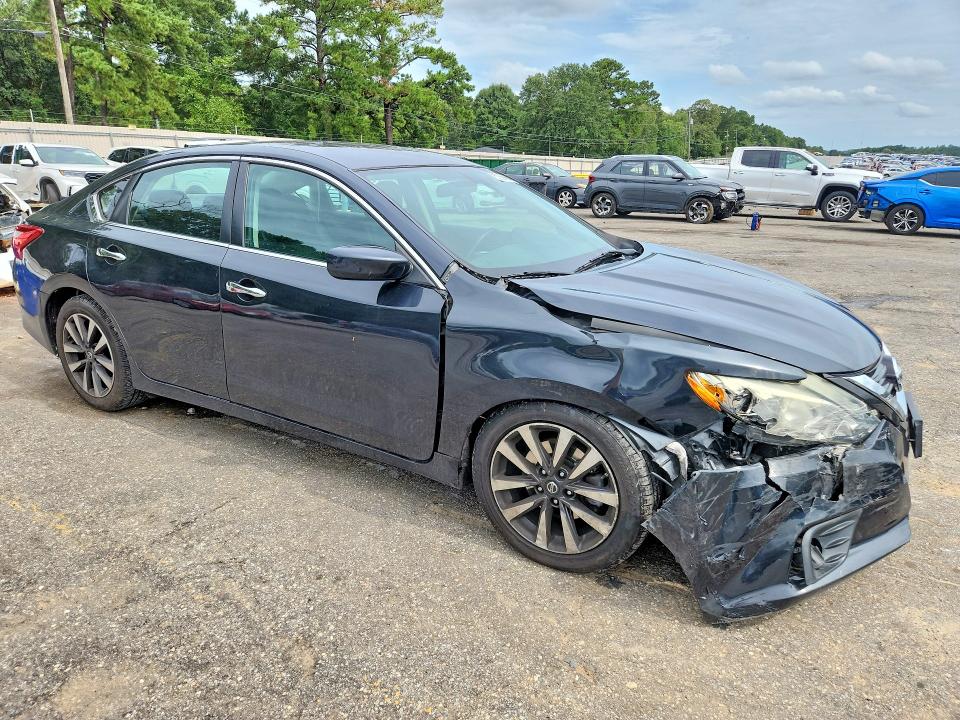Photo 4 from auction – 2017 NISSAN ALTIMA with VIN 1N4AL3AP9HC271437
